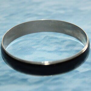 Vintage Unmarked Black Silver Tone Bangle Bracelet 1/2 in Wide 9in Length